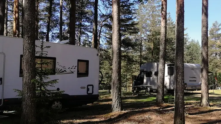 Camping för husvagn, husbil eller tält